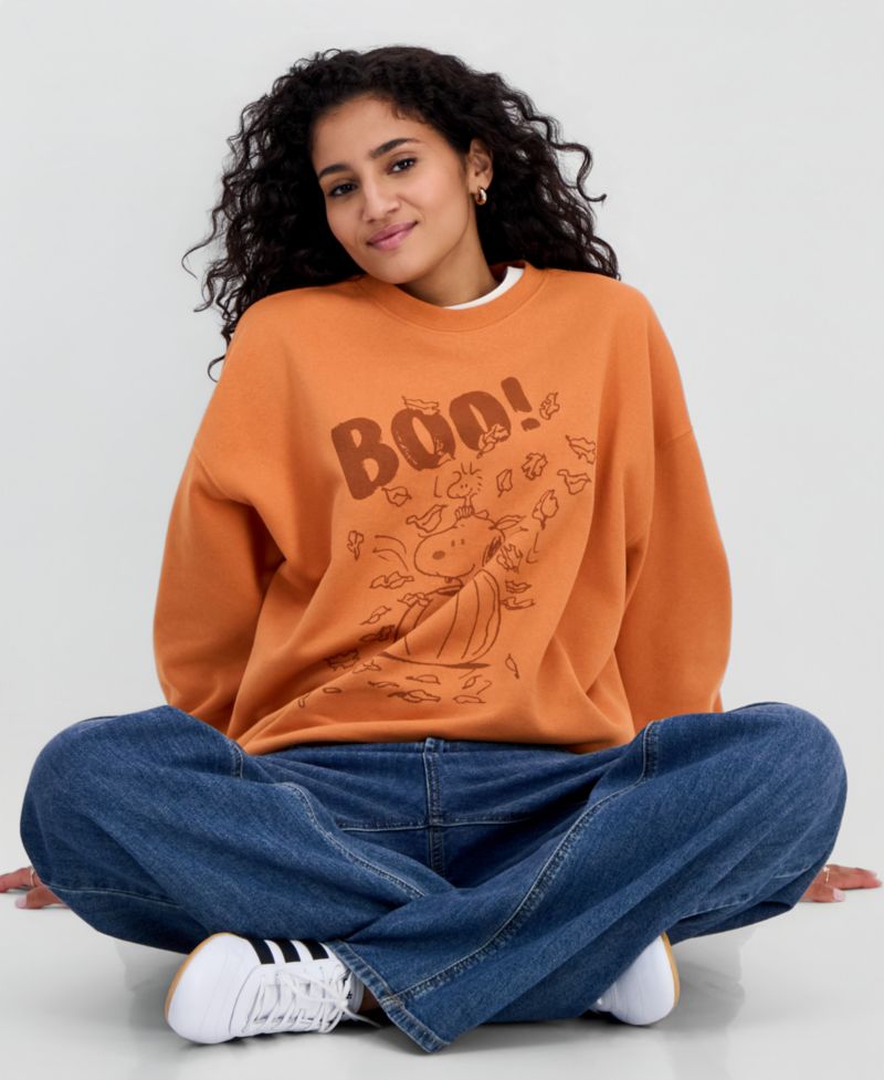 Juniors' Snoopy Pumpkin Graphic Print Sweatshirt