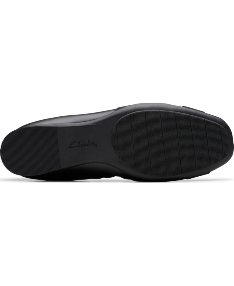 Women's Jazmynn Gem Round Toe Flats