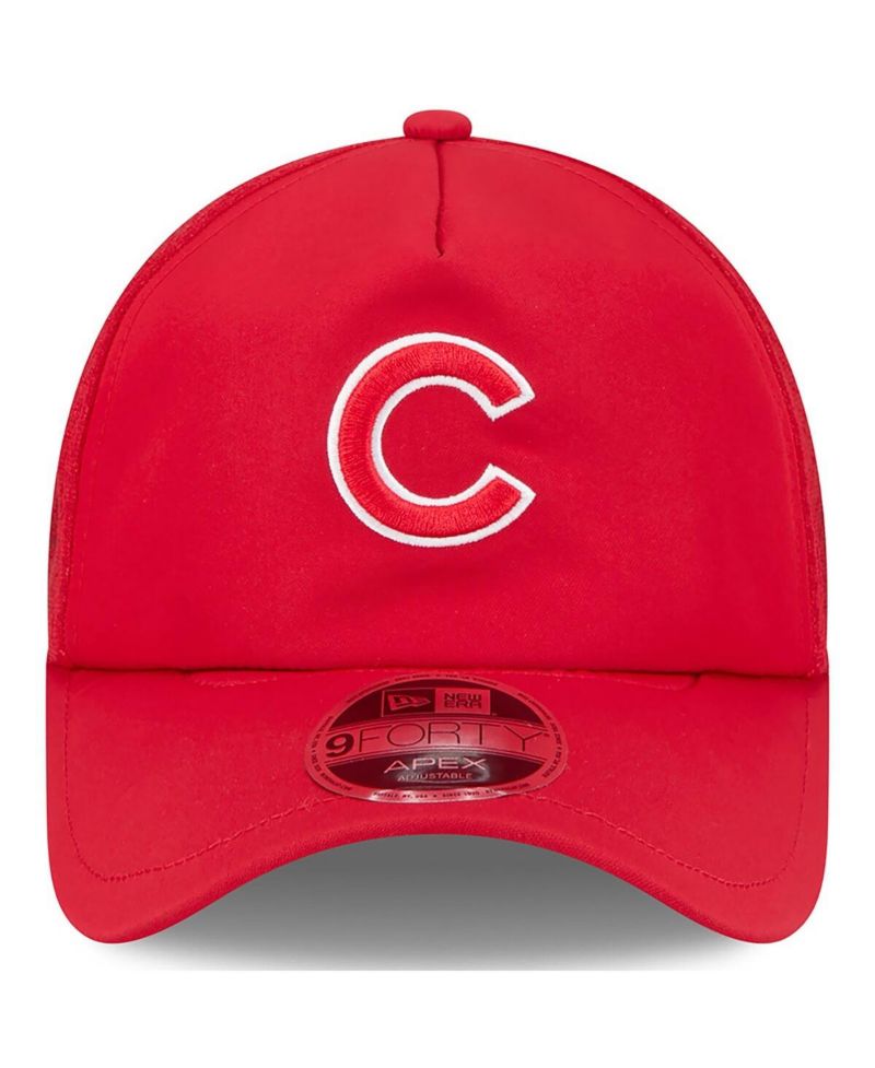 Men's Red Chicago Cubs 2026 Batting Practice Apex 9FORTY Adjustable Trucker Hat