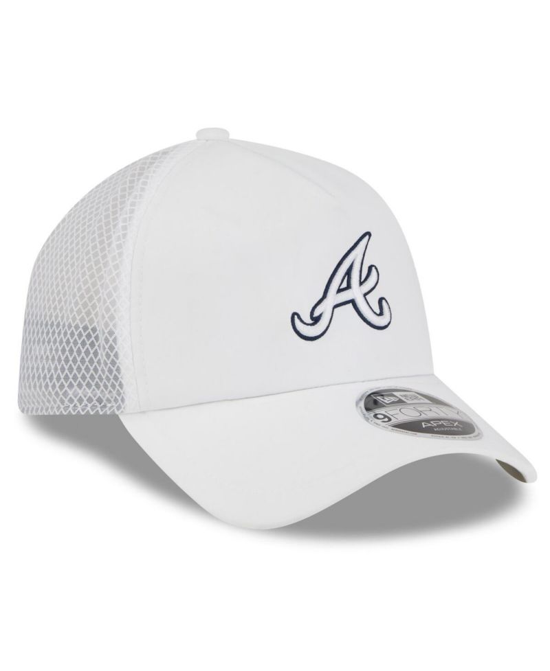 Men's White Atlanta Braves 2026 Batting Practice Apex 9FORTY Adjustable Trucker Hat
