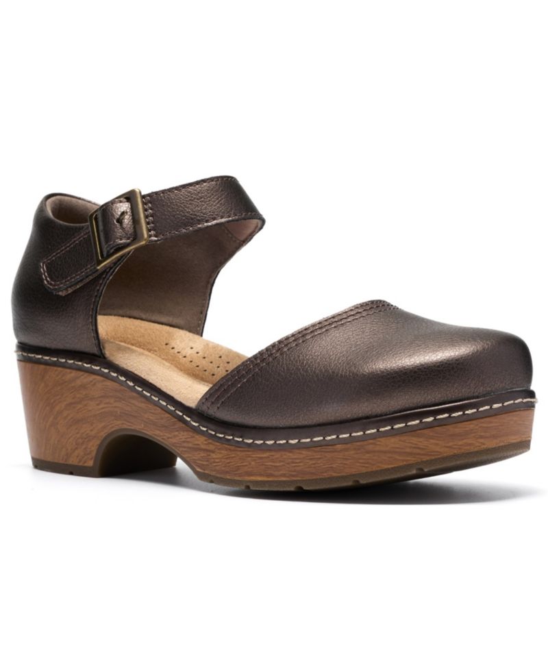Women's Paizlee Leah Buckle Clogs