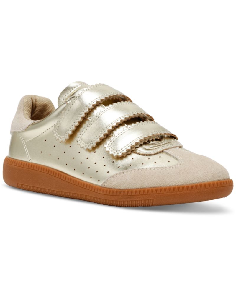 Women's Momentum Round Toe Sneakers