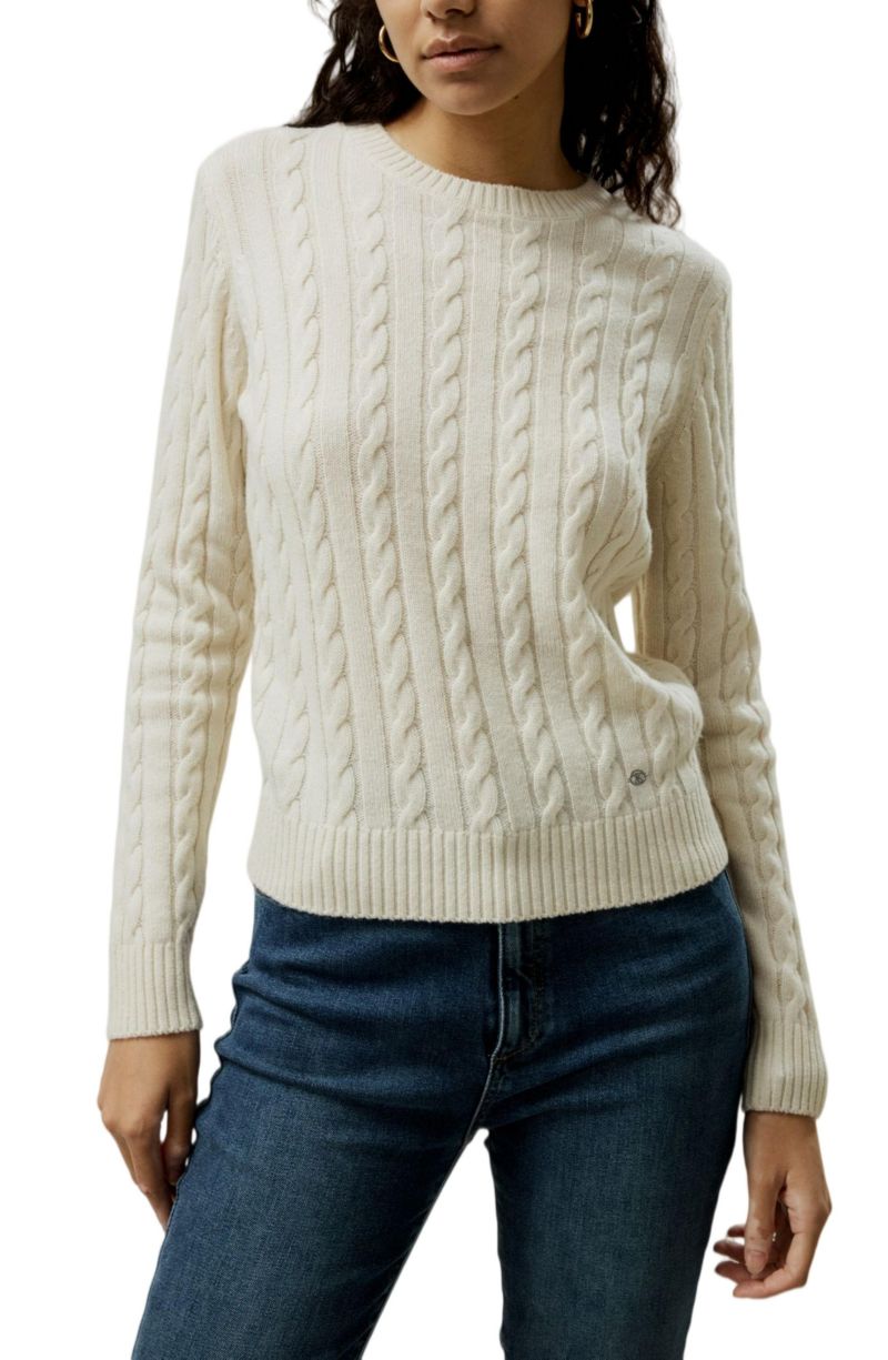 Women's Classic Cable Knit Sweater with Ribbed Edges