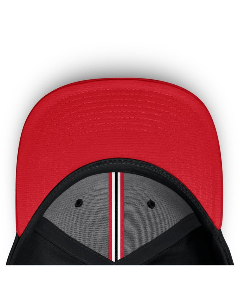 Men's Black/Red Chicago Blackhawks Stretch Hat