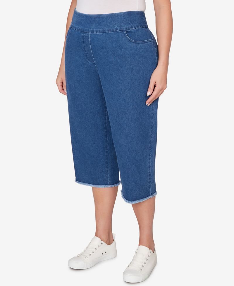 Plus Size Classic Stretch Stripe Clamdigger Capri Pants
