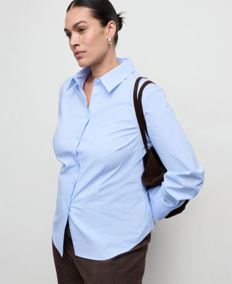 Women's Slim-Fit Poplin Long-Sleeve Button-Down Shirt
