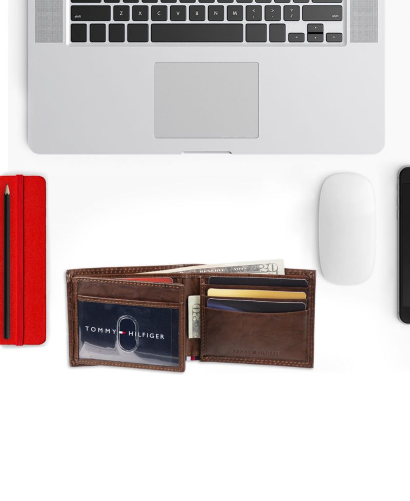 Men's Traveler RFID Extra-Capacity Bifold Leather Wallet