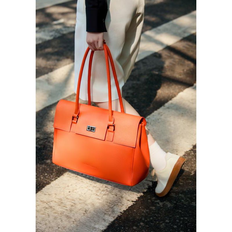 Woman's Jolene L Handbag Flip-top Business Bag