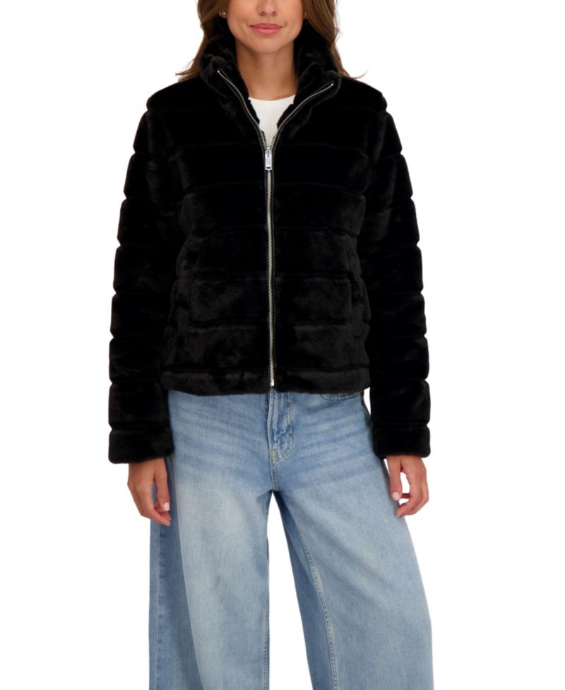 Women's Grooved Short Faux Fur Jacket