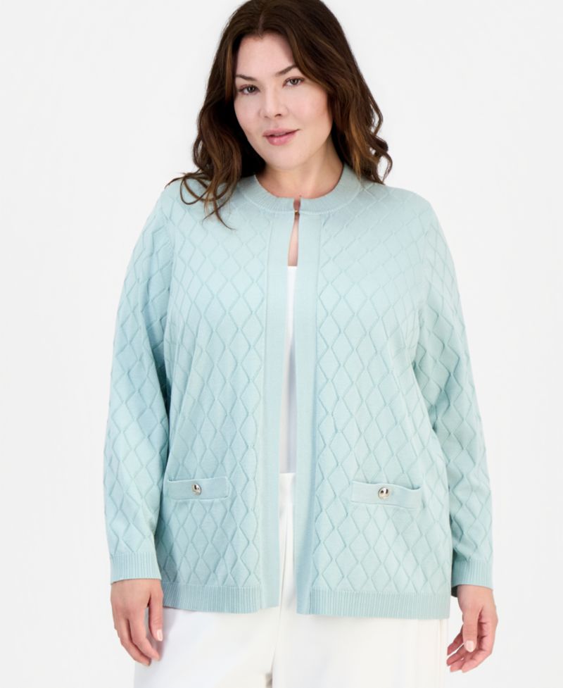 Plus Size Kiss-Front Diamond Stitch Cardigan