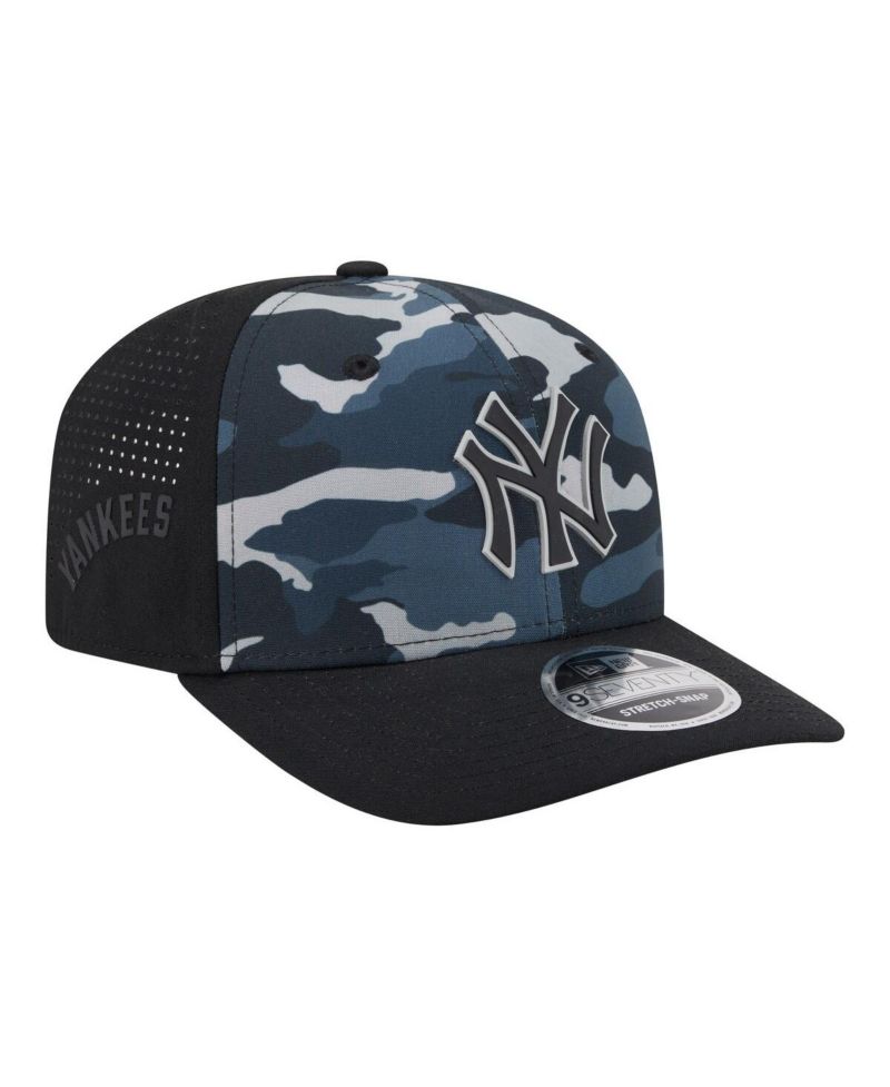Men's Black New York Yankees Tonal Camo 9SEVENTY Stretch-Snap Hat