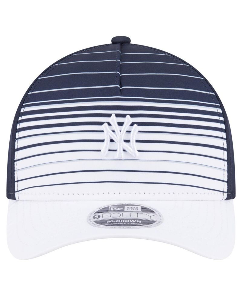 Men's Navy New York Yankees Gradient 9FORTY M-Crown Adjustable Hat