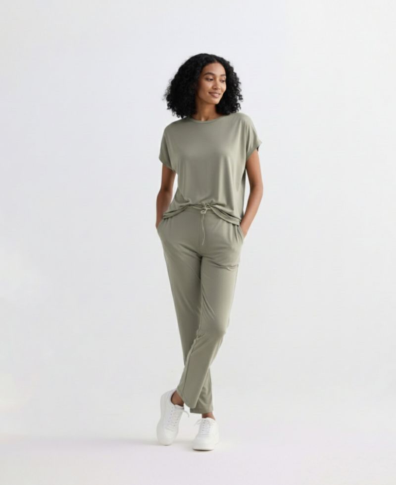 Women's Relaxed Tee in Olive