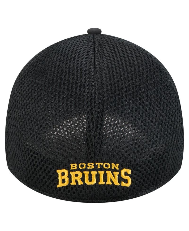 Men's Black Boston Bruins Linear Featherweight 39THIRTY Flex Hat