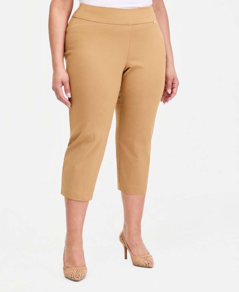 Plus Size Mid-Rise Pull-On Capri Pants