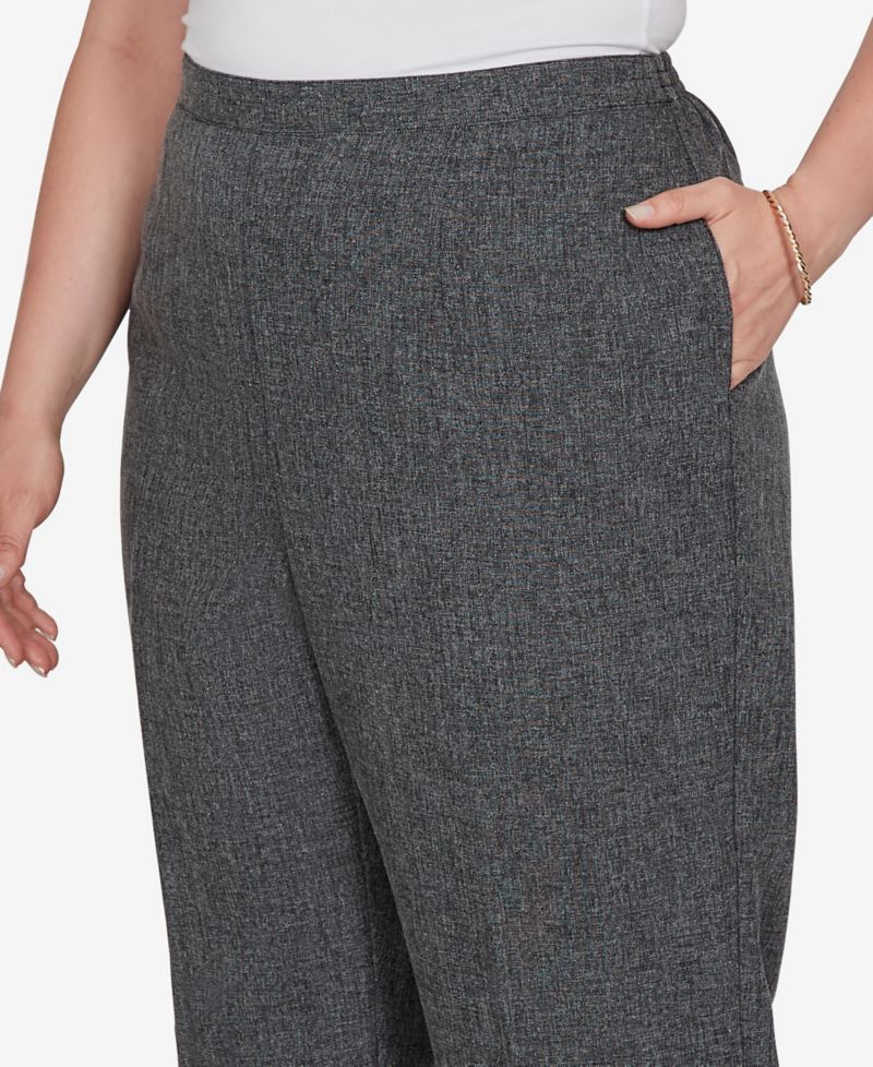 Plus Size Pull-On Mid-Rise Straight Pants