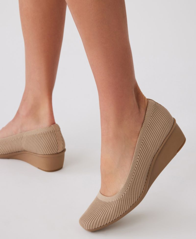 Women's Wisher Knit Wedge Pumps