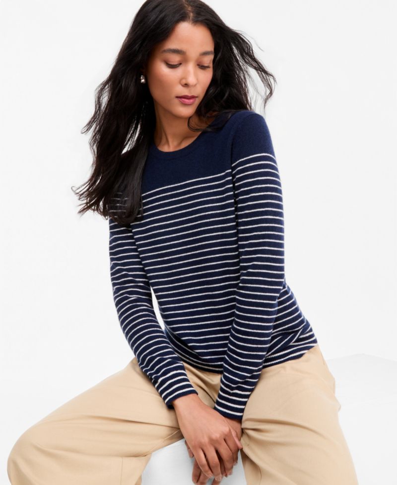 100% Cashmere Women's Petite Long-Sleeve Crewneck Sweater