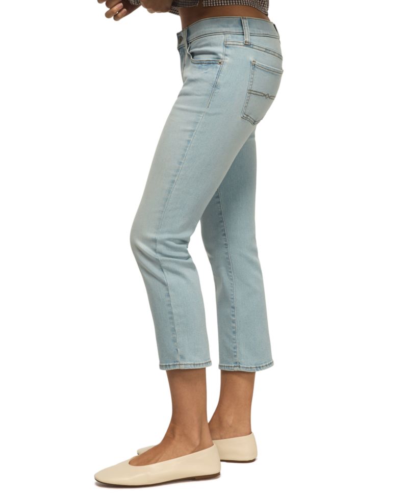 Women's Sweet Mid-Rise Capri Jeans