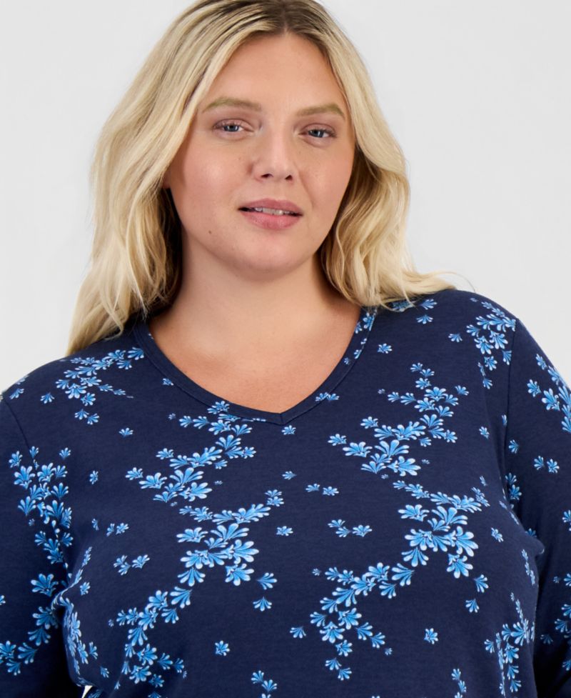 Plus Size Printed 3/4-Sleeve V-Neck Top