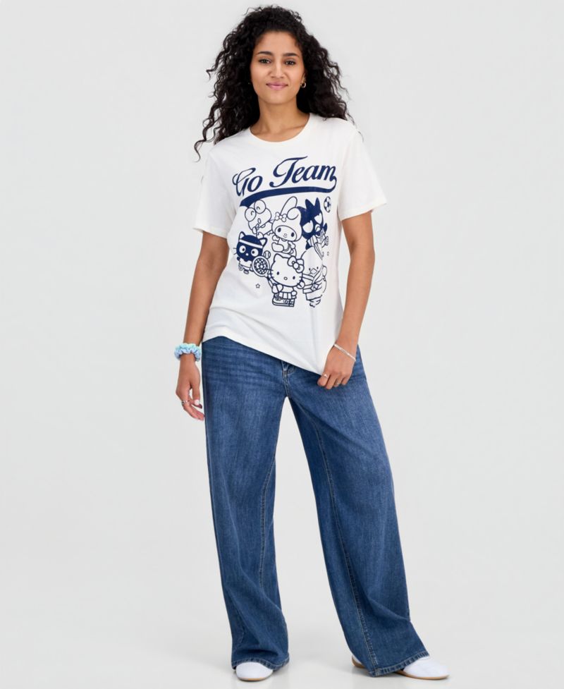 Juniors' Hello Kitty Graphic T-Shirt