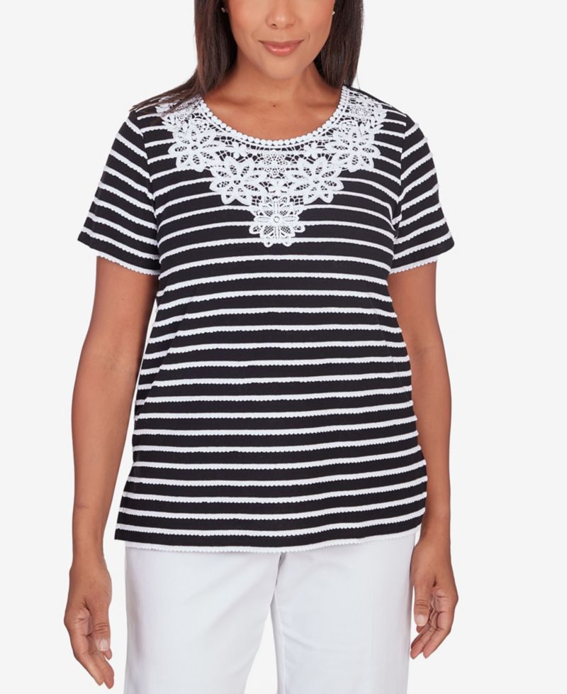 Women's Classic Neutrals Lace Neck Striped Split Hem T-shirt