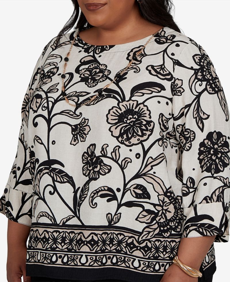Plus Size 3/4-Sleeve Crewneck Scroll-Border Blouse with Necklace