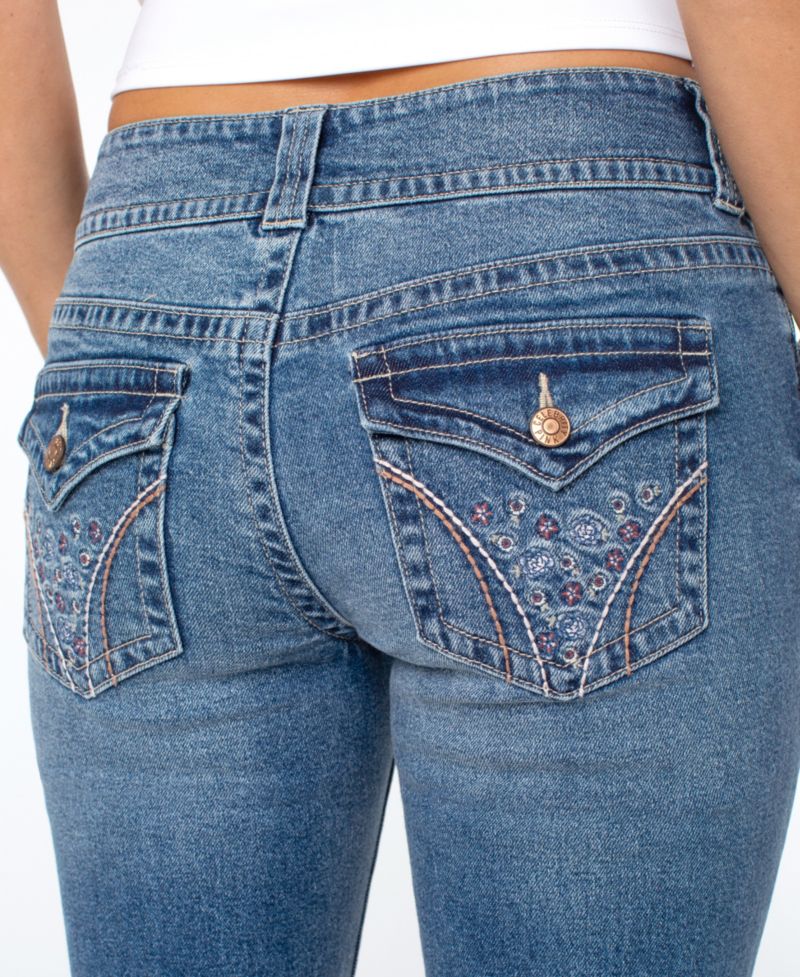 Juniors' Embroidered Flap-Pocket Flare-Leg Jeans