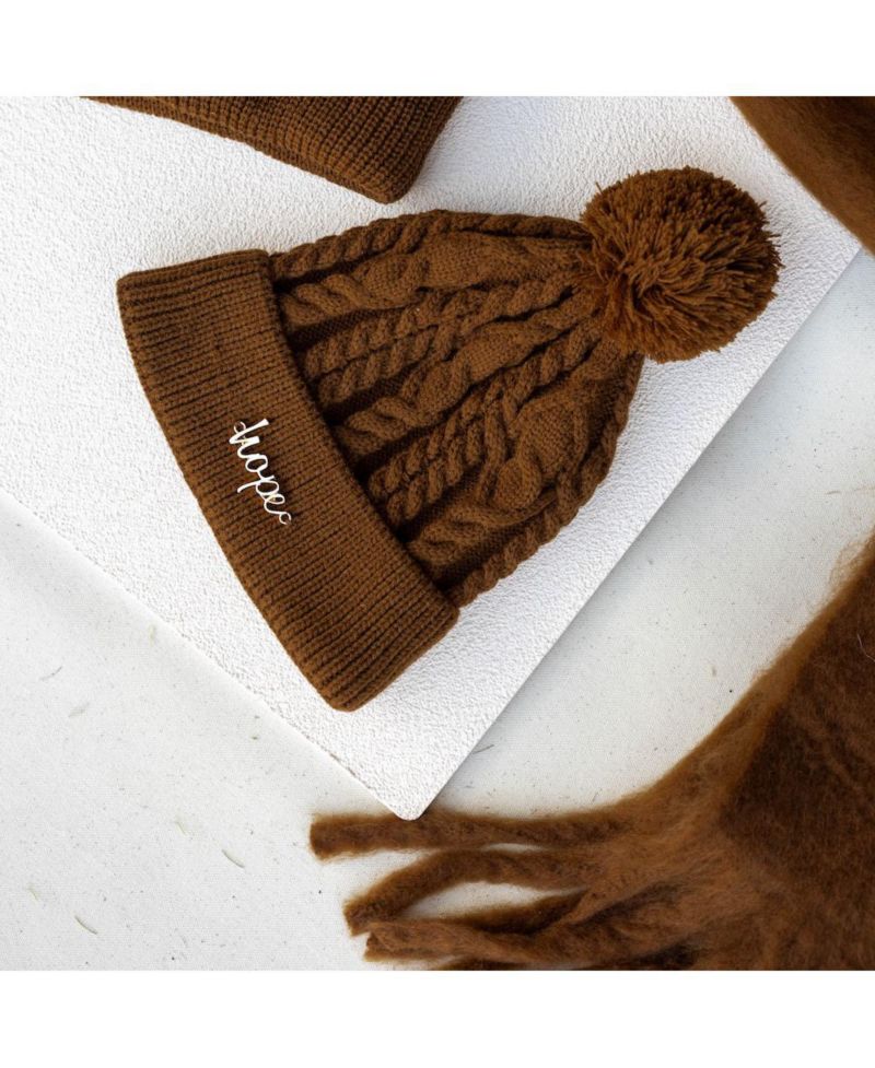 Women's Cable Knit Pom-Pom Beanie