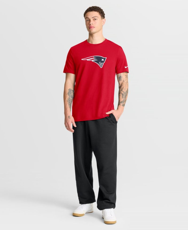 Men's New England Patriots Logo Essential Crewneck Graphic T-Shirt