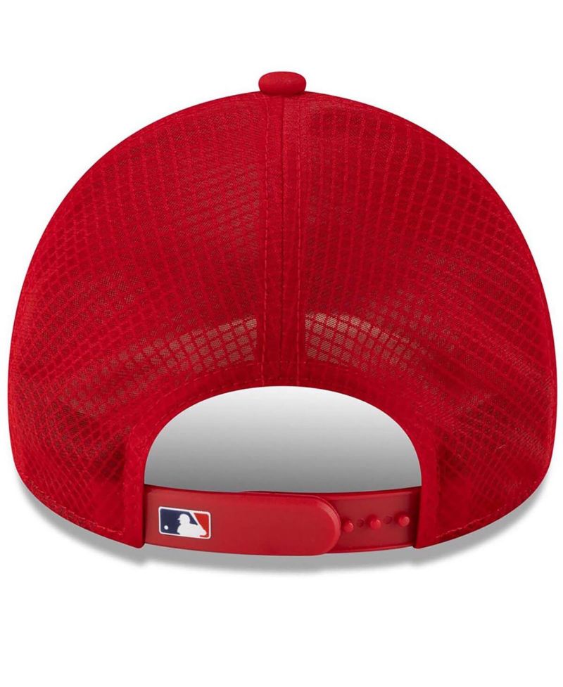 Men's Red Philadelphia Phillies 2026 Batting Practice Apex 9FORTY Adjustable Trucker Hat