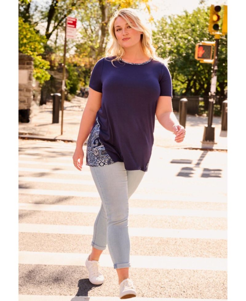 Women's Plus Size Scoop Neck Tunic