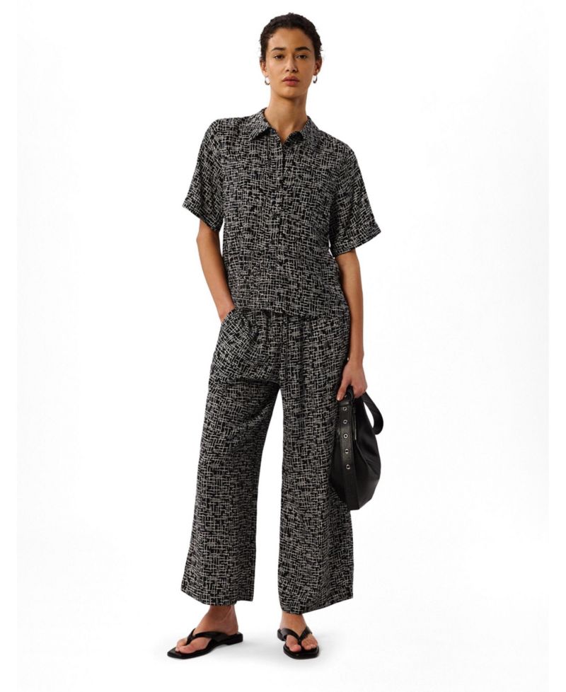 Women's Woven Grid Crop Wide-Leg Trouser