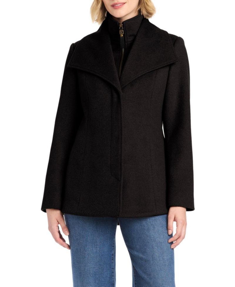 Women's Short Wool Coat With Fixed Bib