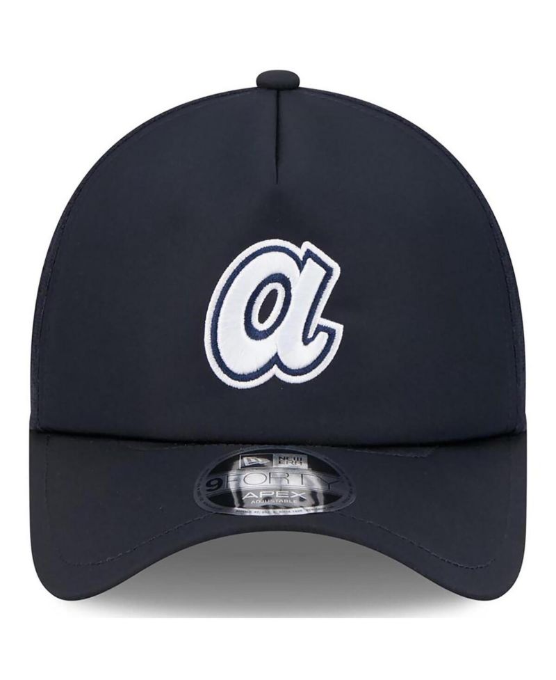 Men's Navy Atlanta Braves 2026 Batting Practice Alternate Apex 9FORTY Adjustable Hat