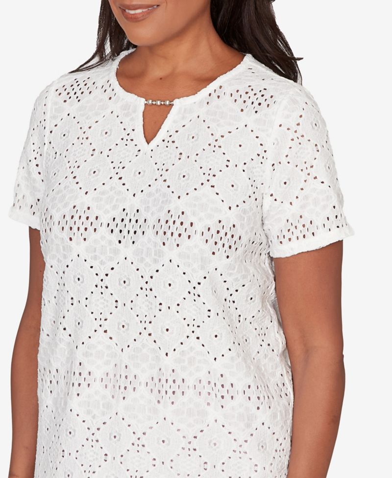 Women's Vintage Charm Solid Eyelet Split Beaded Neck Top