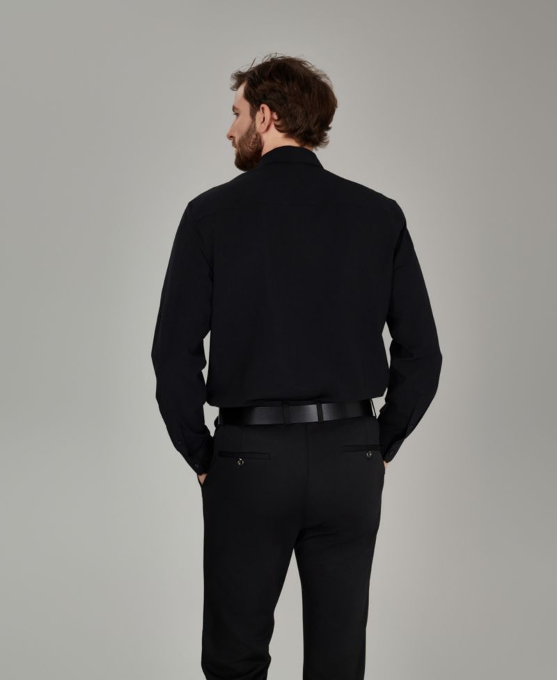 Men's Spread Collar Performance Solid Dress Shirt