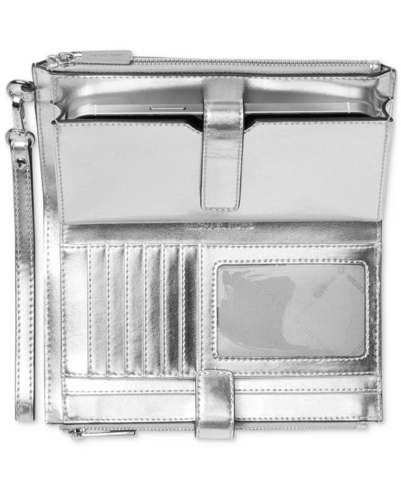 Logo Jet Set Double-Zip Wristlet