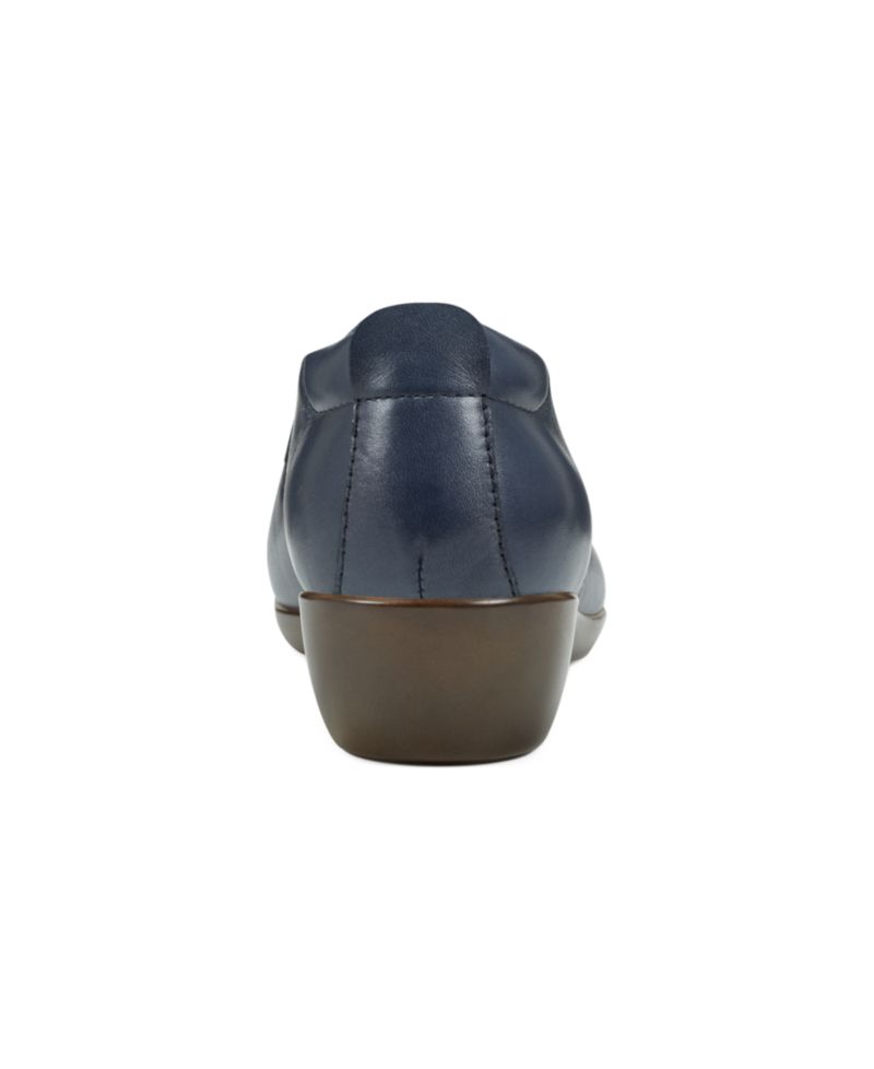 Women's Dolores Slip-On Shoe