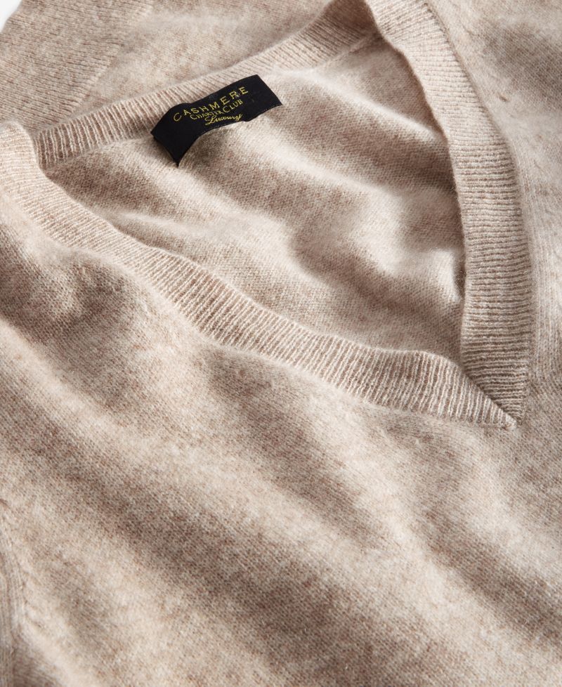 100% Cashmere Petite V-Neck Long-Sleeve Sweater
