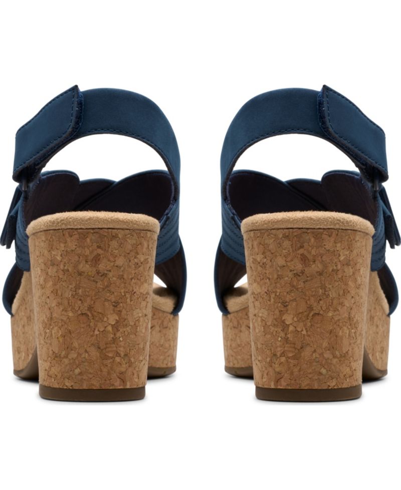 Collection Nerisa West Buckle Wedge Sandals