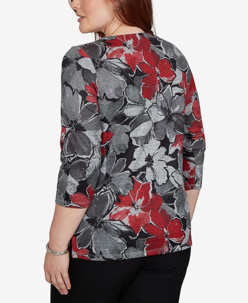 Petite Textured Floral 3/4 Sleeve T-Shirt
