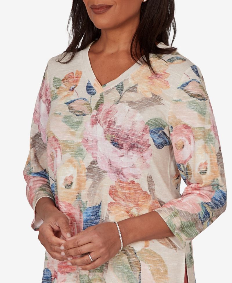 Women's Camden Market Bold Roses V-Neck Knit Top