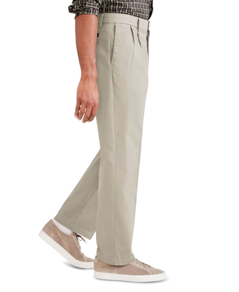 Men's Signature Classic Fit Pleated Iron Free Pants with Stain Defender
