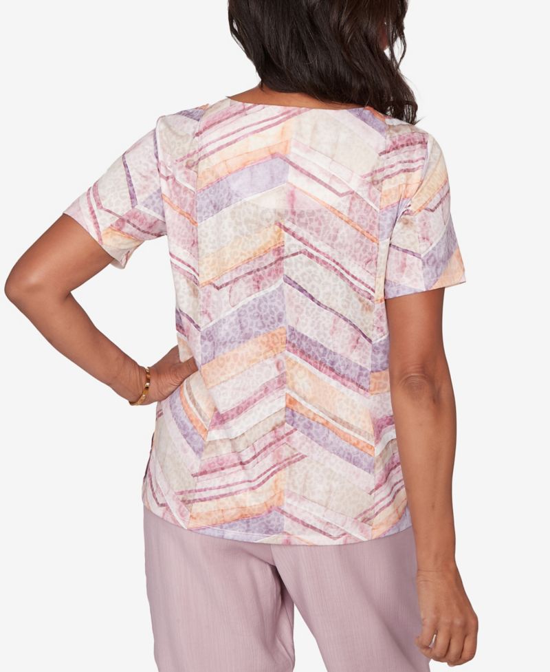 Women's Vintage Charm Chevron Geometric Short-Sleeve T-Shirt