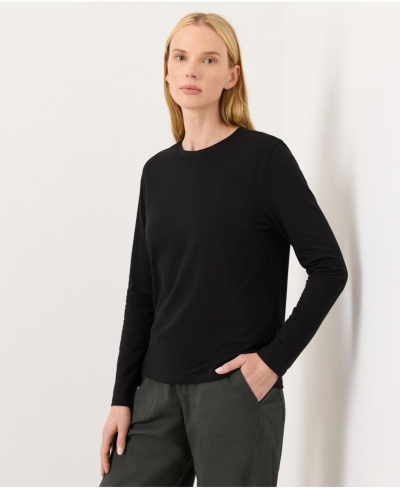 Women's Luxe Essential Crewneck Long Sleeve Tee Made with Organic Cotton