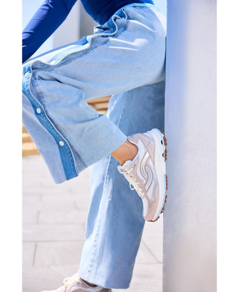 Women's Devotion X TR 2 Lifestyle Sneakers