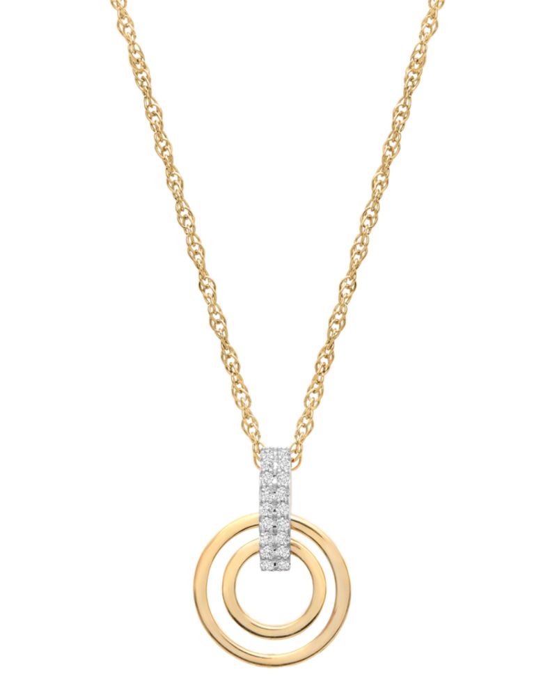 Diamond Circle Pendant Necklace (1/10 ct. t.w.) in 10k Yellow Gold
