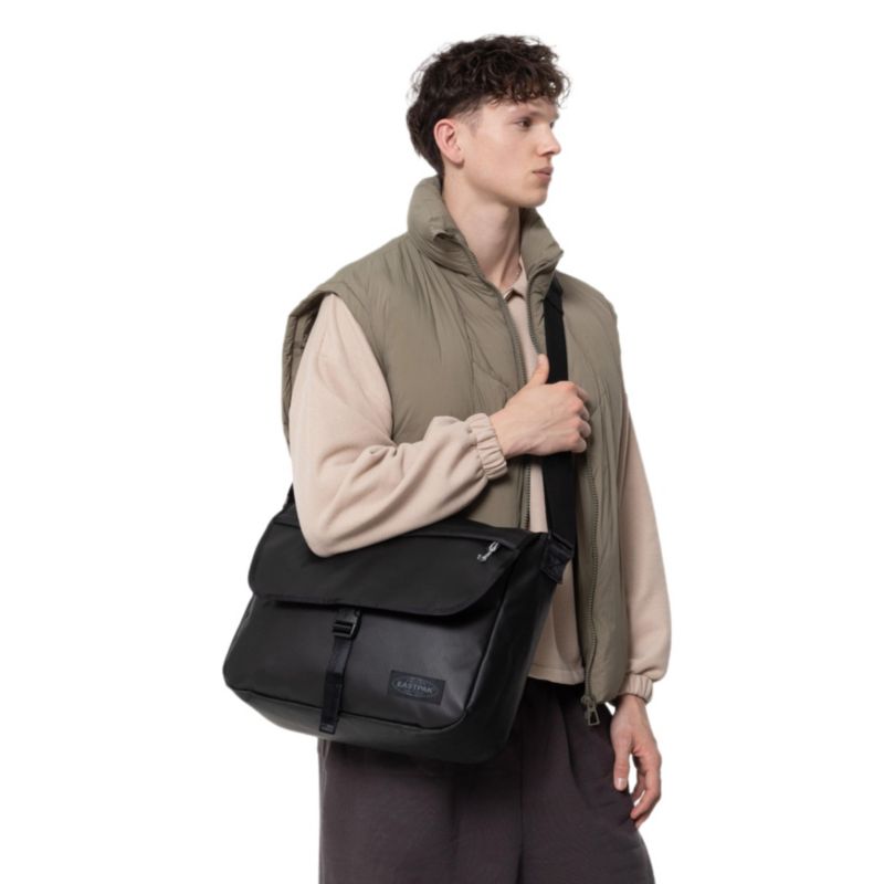 Delegate+ Tarp Black2 Shoulder Bags