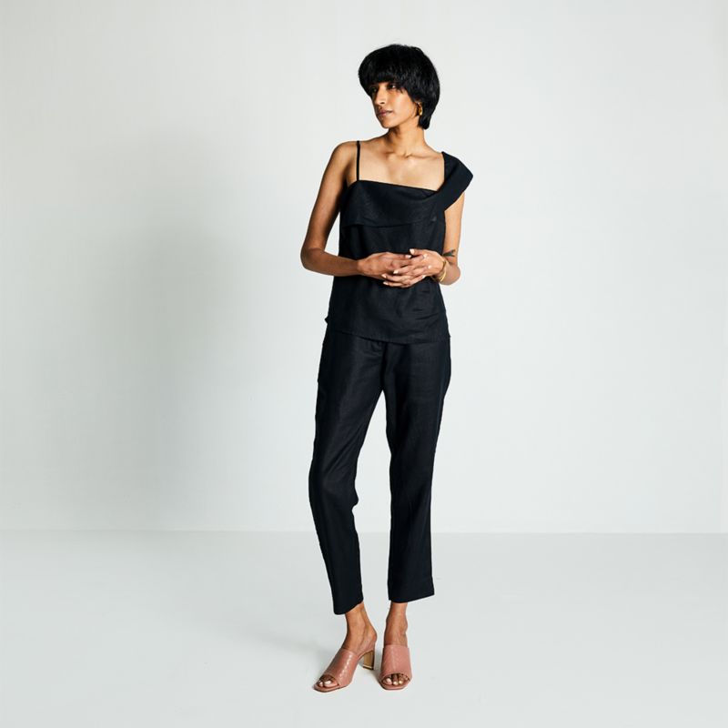 Women's The Wandering Wave top Black